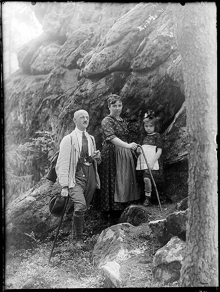 Datei:Wanderverein 1863 02 Wandern.jpg