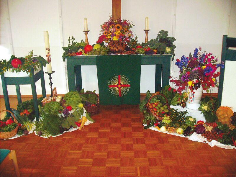 Datei:Ev Kirche 07 Erntedank.jpg