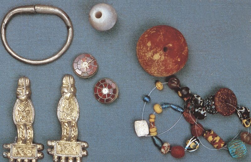 Datei:005 1000 Jahre Geschichte um Mitterfels -Schmuck SR Bajuwaren.jpg