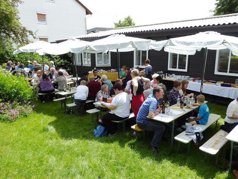 Datei:Ev Kirche 03 Sommerfest.jpg