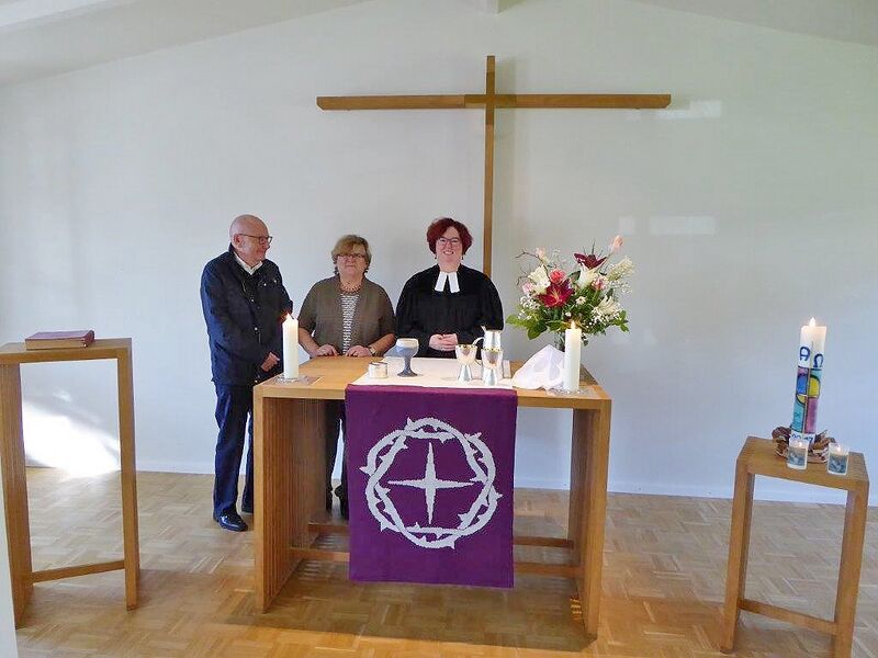 Datei:Ev Kirche 02 Gottesdienst.jpg